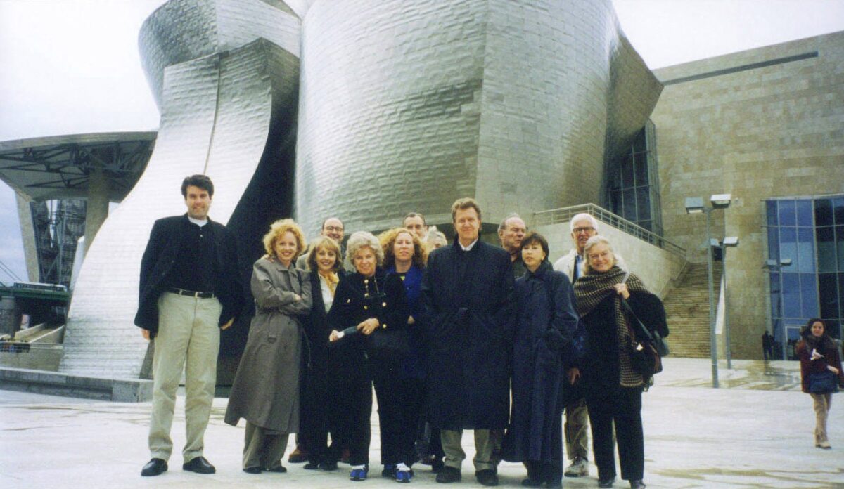 A group of folks, dressed warm in front of Bilbao Museum in 1999